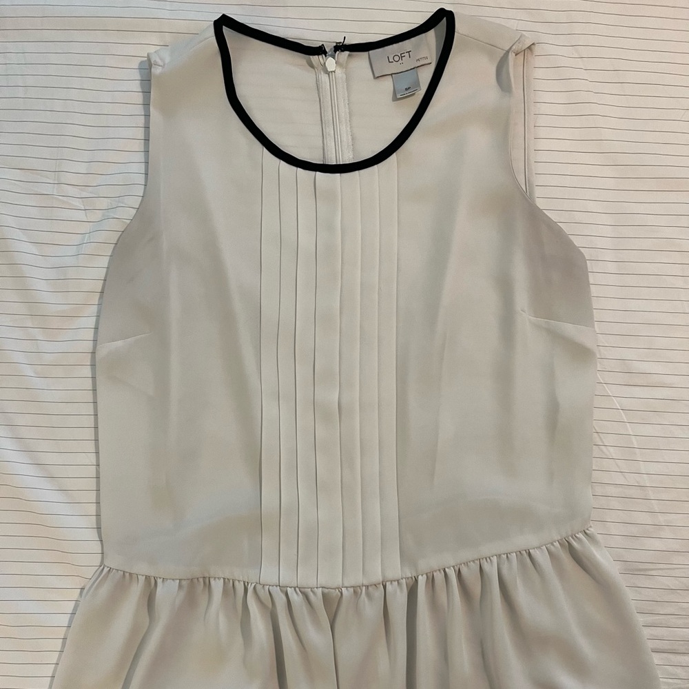 Tank blouse with beautiful shape and detail